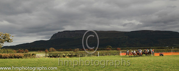 Race 3  Start at the Route Point to Point Steeplechases at Limavady - CU2D1001-35