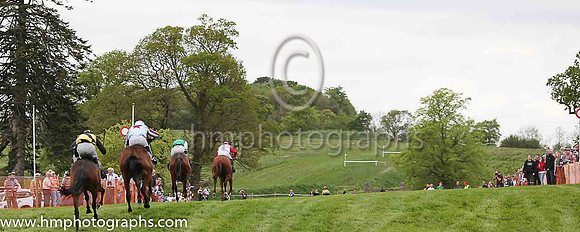 01st THE TRIGGER and J J Codd ( 13 , WHITE,red stars; red, plain sleeves; red cap,white star ) Trainer: Caroline McCaldin,, Owner : James Killen
