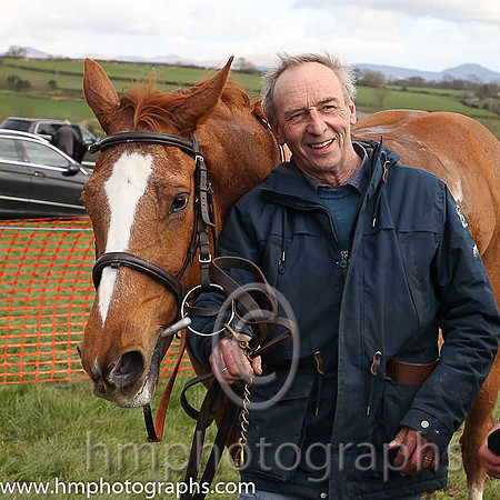 01st I'M AN IZZ WIZZ and A J Fox ( 6 , BLUE; tartan sleeves; gold cap ) Trainer: Liam Lennon,, Owner : John Turner