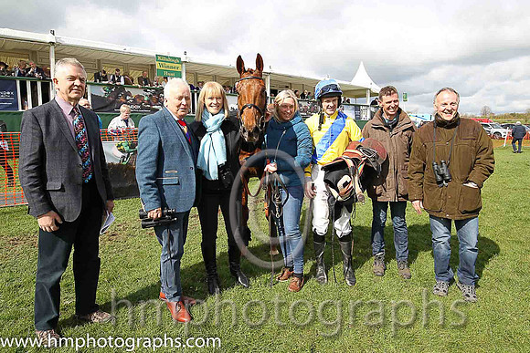 01st CASTLE CLYDE and M J O'Hare ( 6 , YELLOW,royal blue sash; yellow,royal blue armlet sleeves; royal blue cap,yellow star ) Trainer: George Stewart,, Owner : Stephanie Metcalfe