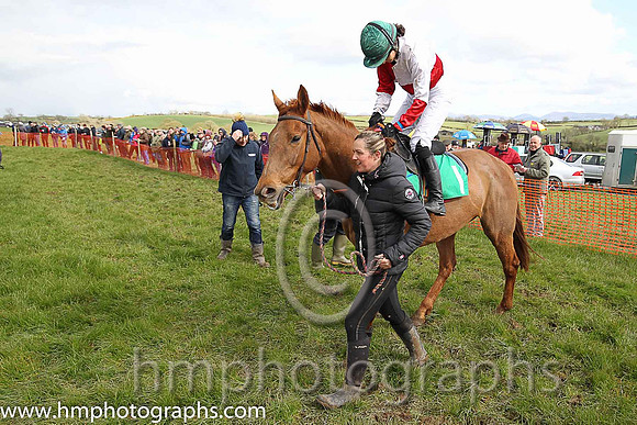 ARCHVIEW SUNSHINE and Miss A O'Sullivan ( 1 , RED  WHITE QTD; red,white hlvd sleeves; green cap ) Trainer: Holly McGahan,, Owner : Alan Black