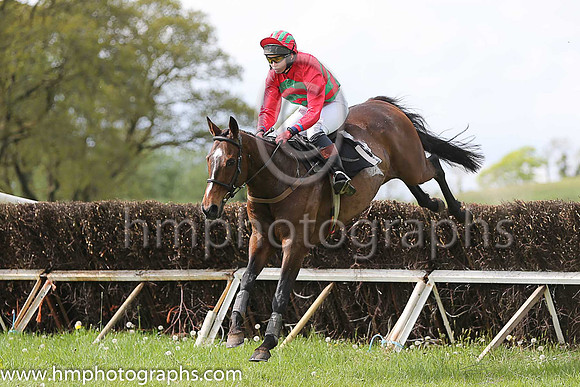 02nd FOLDUF and Ms S Larkin ( 1 , RED,emerald green chevrons; red sleeves; red  emerald green striped cap ) Trainer: Martina Dempsey,, Owner : Racing Club CAFRE (Enniskillen)
