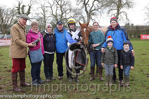 01st KINNACALLY and J C Barry ( 3 , BLACK,white cross belts; blue sleeves; yellow cap ) Trainer: Paul McAleese,, Owner : William Logan