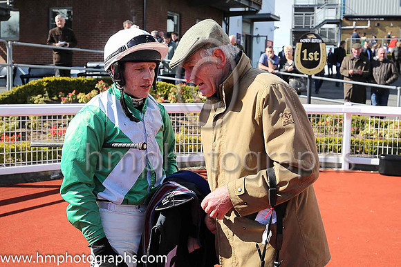 01st Mitebeall Forluck ( 6 , green, white cross sashes ) and P Townend - Trainer : A L T Moore - Owner : C Hanbury