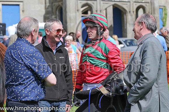 01st MAPLE MONS and B O'Neill ( 3 , RED,green chevrons; red, plain sleeves; red  green hooped cap ) Trainer: D.M. Christie,, Owner : David Charles  Arron Charles