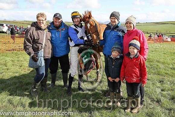 01st KINNACALLY and J C Barry ( 5 ,Antrim (H) - BLACK,white cross belts; blue sleeves; yellow cap ) Trainer: Paul McAleese,, Owner : William Logan