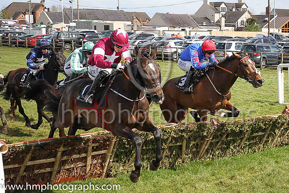 01st Kilkishen  ( 3 , royal blue, red stars on sleeves ) and Brian Hayes - Trainer : John Joseph Hanlon - Owner : Sean Hehirhir