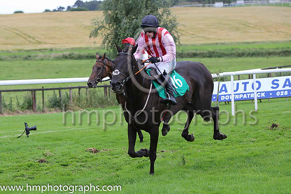 10th Honest Robber and Reserve 1 ( 16 , red and pink stripes ) Trainer - J J Hanlon