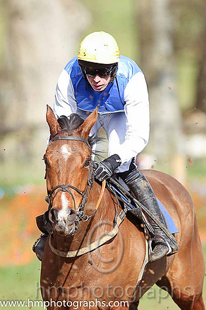 HOWWOULDUNO and S Clements ( 3 , ROYAL BLUE,white hoop; white sleeves; yellow cap ) Trainer: Liam Lennon,, Owner : Patricia Dolores McMullan