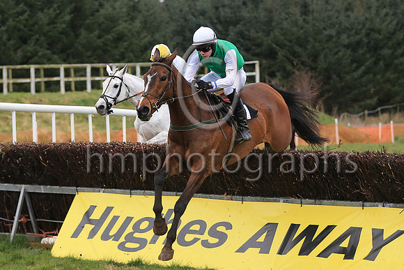 01st MILAN FLYER and PG McGuigan ( 7 , EMERALD GREEN; white sleeves; white cap ) Trainer: Gary McGill , Owner : Oran McGill