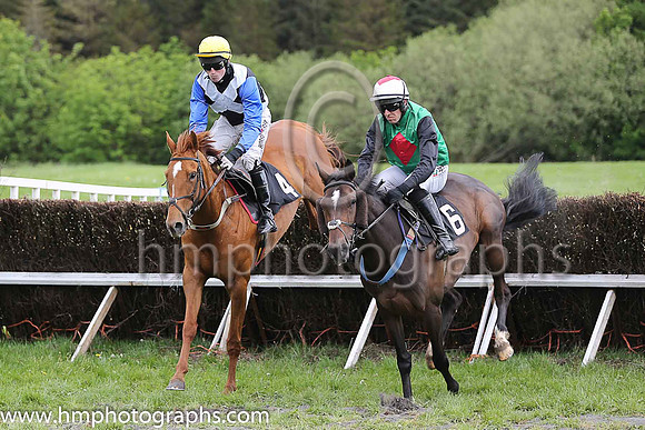 01st KINNACALLY and J C Barry ( 4 ,Antrim (H) - BLACK,white cross belts; blue sleeves; yellow cap ) Trainer: Paul McAleese,, Owner : William Logan