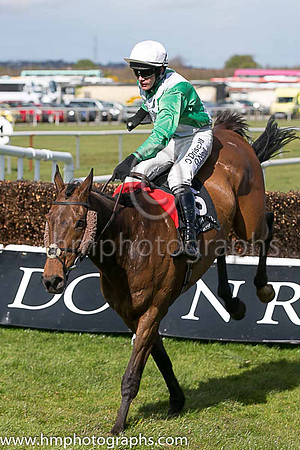 01st Mitebeall Forluck ( 6 , green, white cross sashes ) and P Townend - Trainer : A L T Moore - Owner : C Hanbury
