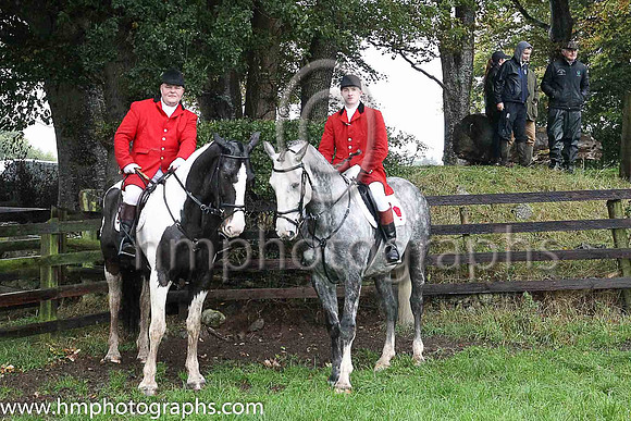 Huntsman Robbie Hodge (left) and David Gilmore Jnr at Easat Antrim Point to Point at Loughanmore