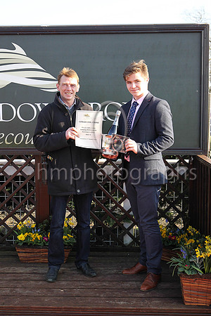 01st Kylestyle ( 4 , blue, red panel ) and G.N. Fox (3) - Trainer : F. Flood - Owner : John Nestor
