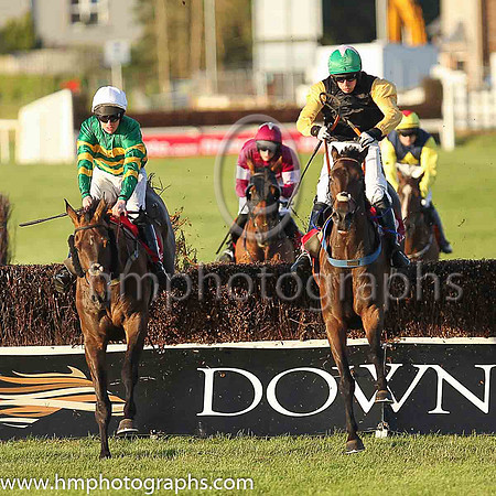 02nd Shantou Flyer (3, black yellow sleeves) and Mr B O'Neill, trainer Colin Bowe, Owner - S O'Neill