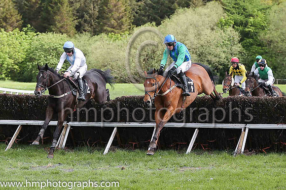 02nd IS THIS IT and B O'Neill ( 7 , EMERALD GREEN  ROYAL BLUE STRIPES; emerald green sleeves; emerald green  royal blue qtd cap ) Trainer: Cathy Hanna,, Owner : Samuel Hanna
