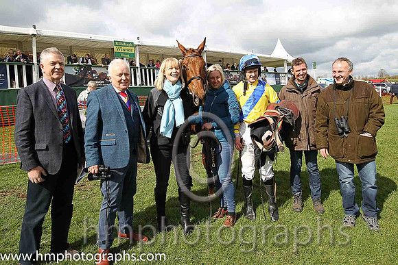 01st CASTLE CLYDE and M J O'Hare ( 6 , YELLOW,royal blue sash; yellow,royal blue armlet sleeves; royal blue cap,yellow star ) Trainer: George Stewart,, Owner : Stephanie Metcalfe