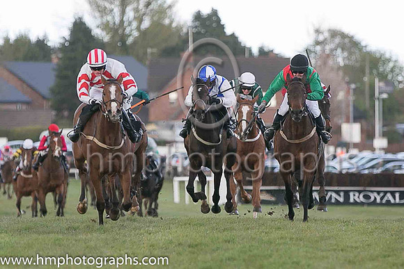 01st Third Estate ( 11 , white and red chevrons ) and Mr L J McGuinness - Trainer : Nigel Thomas Slevin - Owner : Camillus Slevin