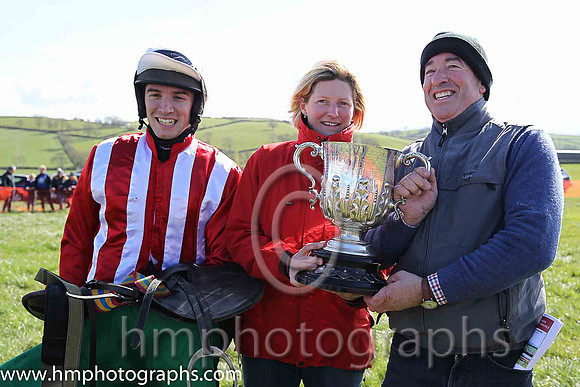 01st ANSEANACHAI CLISTE and M McConville ( 4 , RED  WHITE STRIPES; red, plain sleeves; white cap ) Trainer: Stephen McConville,, Owner : Michael McConville