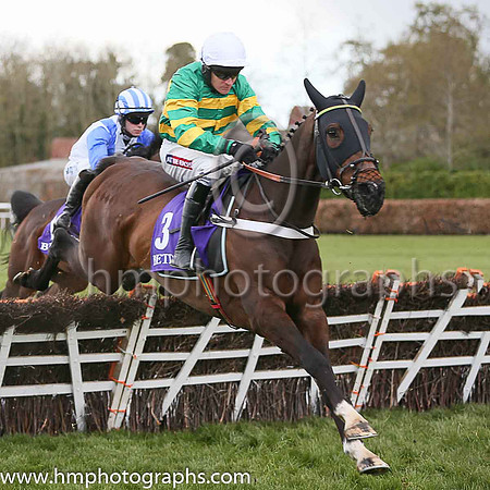 03rd My Tent Or Yours ( 3 , emerald greeen and orange hooped, white cap ) and Barry Geraghty - Trainer : Nicky Henderson