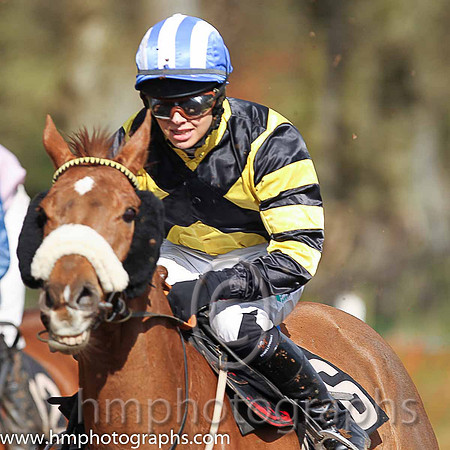 LUSKA LAD and Miss A O'Connor ( 16 , YELLOW,black cross belts; black,yellow hooped sleeves; royal blue  white striped cap ) Trainer: John Joseph Hanlon,, Owner : Partnership Pa  Se