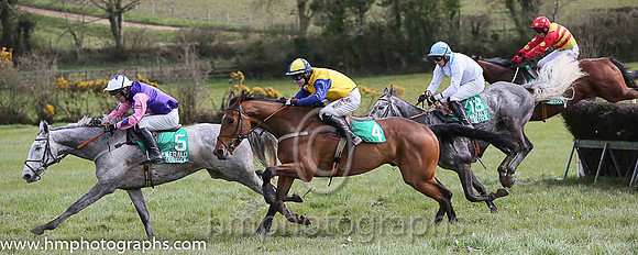 01st CORSKEAGH EXPRESS and N McParlan ( 5 , PURPLE,pink diamond; pink,purple diamonds sleeves; white cap,purple star ) Trainer: Mark Michael McNiff,, Owner : Racing Club Queen Maeve
