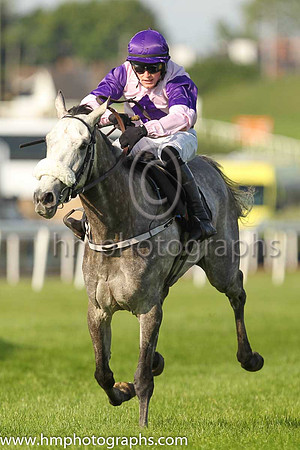 01st The Grey Lad and G.B. Noonan(7) (4 ,pink, purple diamond ), Trainer:Paul W. Flynn , Owner:Claire Kilmartin