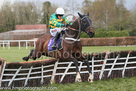 03rd My Tent Or Yours ( 3 , emerald green and orange hooped, white cap ) and Barry Geraghty - Trainer : Nicky Henderson