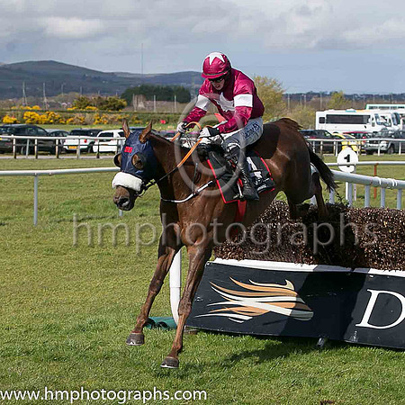 03rd Altiepix ( 4 , maroon, white star ) and B J Cooper - Trainer : G Elliott - Owner : Gigginstown House Stud