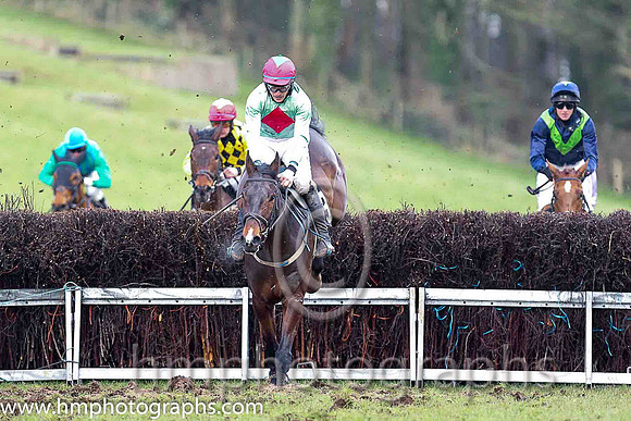 04th FIFTYSHORTSHIROCCO and B G Crawford ( 3 , EMERALD GREEN,red diamond; emerald green sleeves; red cap,emerald green diamond ) Trainer: S.R.B. Crawford,, Owner : Syndicate Fox