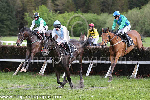 02nd IS THIS IT and B O'Neill ( 7 , EMERALD GREEN  ROYAL BLUE STRIPES; emerald green sleeves; emerald green  royal blue qtd cap ) Trainer: Cathy Hanna,, Owner : Samuel Hanna