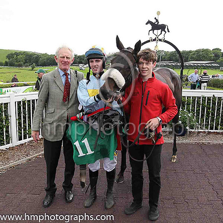 01st Tb Broke Her and D Meyler ( 11 , light blue, yellow hoop ) Trainer - A L T Moore