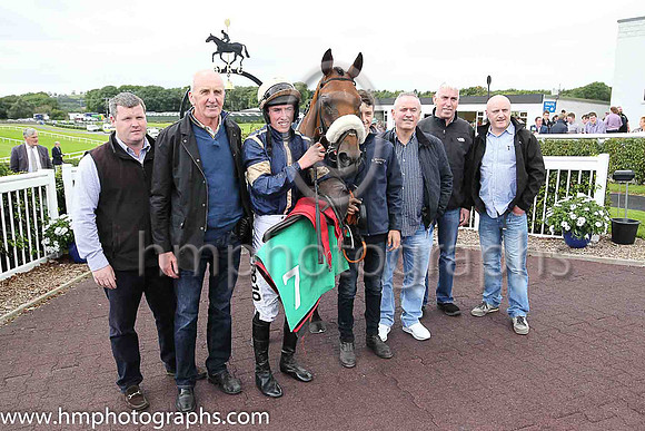 01st Miroand J W Kennedy ( 7 , dark blue, beige seams ) Trainer - G Elliott