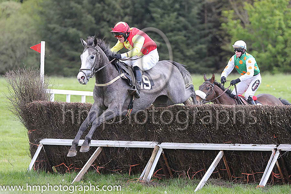 PU CHARIOT WARRIOR and G S Quinn ( 19 ,Antrim (H) - RED,yellow panel; yellow, plain sleeves; red cap,yellow star ) Trainer: Robert Brown Kerr,, Owner : James Brown Kerr