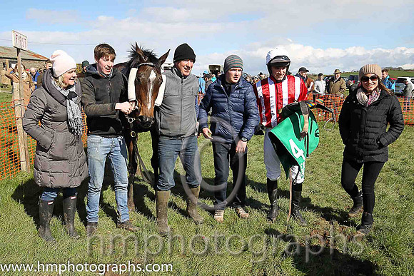 01st ANSEANACHAI CLISTE and M McConville ( 4 , RED  WHITE STRIPES; red, plain sleeves; white cap ) Trainer: Stephen McConville,, Owner : Michael McConville