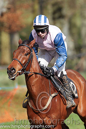 CLONDAW FRISBY and M J O'Hare ( 12 , PINK; blue, plain sleeves; pink  blue striped cap ) Trainer: J.G. Cosgrave,, Owner : Racing Carnglave
