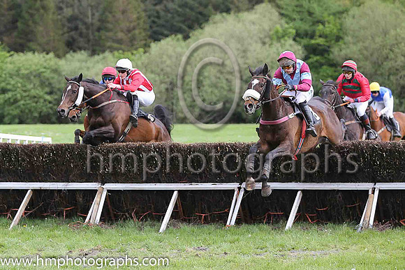 01st ANSEANACHAI CLISTE and C W Fennessy ( 5 , RED  WHITE STRIPES; red, plain sleeves; white cap ) Trainer: Stephen McConville,, Owner : McConville, Michael
