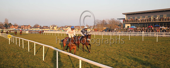 01st Dixie Lee ( 1 , pink, white hoop, blue cap ) and M.J. O'Hare (5) - Trainer : Dermot Anthony McLoughlin - Owner : Mrs.P.J.Conway