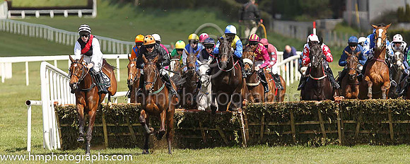 15th Wild And Wonderful ( 19 , black, red sash ) and A E Lynch - Trainer : T J Taaffe - Owner : Peter K Miller