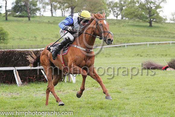 01st KINNACALLY and J C Barry ( 4 ,Antrim (H) - BLACK,white cross belts; blue sleeves; yellow cap ) Trainer: Paul McAleese,, Owner : William Logan