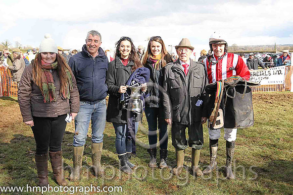 01st ANSEANACHAI CLISTE and M McConville ( 9 , RED  WHITE STRIPES; red, plain sleeves; white cap ) Trainer: Stephen McConville,, Owner : Michael McConville and Cathedral Eye Clinic sponsor rep Maureen