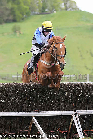01st KINNACALLY and J C Barry ( 4 ,Antrim (H) - BLACK,white cross belts; blue sleeves; yellow cap ) Trainer: Paul McAleese,, Owner : William Logan