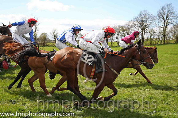 01st NATTER JACK CROAK and J J Codd ( 32 , EMERALD GREEN,yellow epaulettes; emerald green sleeves; emerald green cap,yellow star ) Trainer: Denis Paul Murphy,, Owner : P.G. Coffey