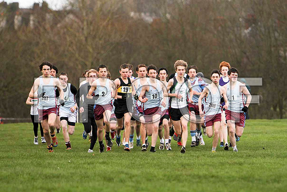 The start of the Under 17 Race - FT8E7317-e
