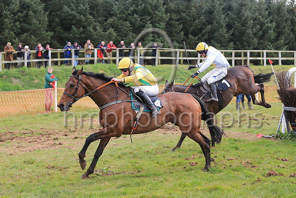 01st PACTE IN THE PARK (FR) and l J Murphy ( 4 , YELLOW,emerald green braces; yellow sleeves; yellow cap ) Trainer: Simon Kenny , Owner : Simon Kenny