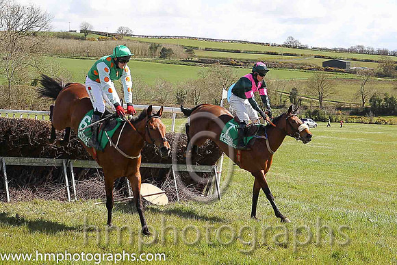 01st SHALUNA and R Deegan ( 7 , DARK GREEN,pink chevron; dark green,pink armlet sleeves; dark green cap,pink star ) Trainer: Aidan Fitzgerald,, Owner : Peter Stone