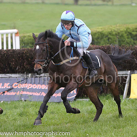 01st BALLYLUMFORD and B G Crawford ( 1 , LIGHT BLUE,navy seams; light blue sleeves; light blue cap,purple star ) Trainer: S.R.B. Crawford,, Owner : S.R.B. Crawford