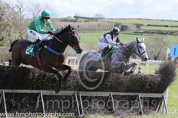 03rd WONDEROFTHEWORLD and B O'Neill ( 24 , GREEN; green,yellow seams sleeves; yellow cap ) Trainer: J.P. Brennan,, Owner : Marie Brennan