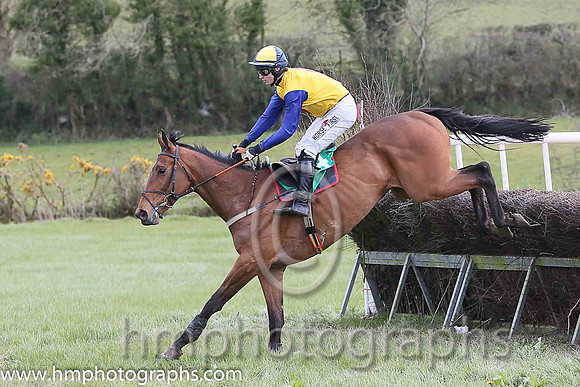 04th BRINDACIER FATAL (FR) and J C Barry ( 4 , YELLOW,red diamond; dark blue, plain sleeves; yellow  dark blue qtd cap ) Trainer: V.L. Halley,, Owner : Sarah Keane