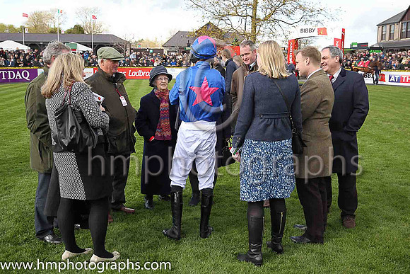 04th CUE CARD ( 2 , royal blue, pink star ) and Paddy Brennan - Trainer : Colin Tizzard